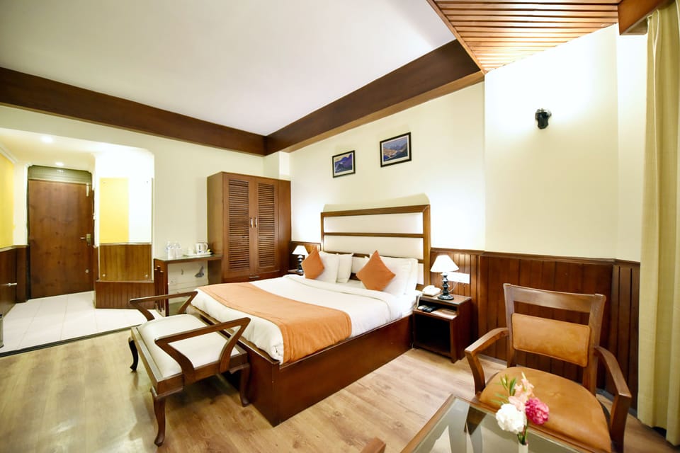 Executive Room, 1 Double Bed, Mountain View | Soundproofing, cribs (surcharge), rollaway beds (surcharge), bed sheets
