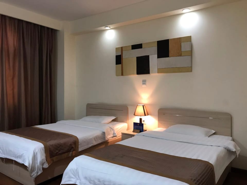 Twin Room | Premium bedding, desk, blackout drapes, WiFi (free)