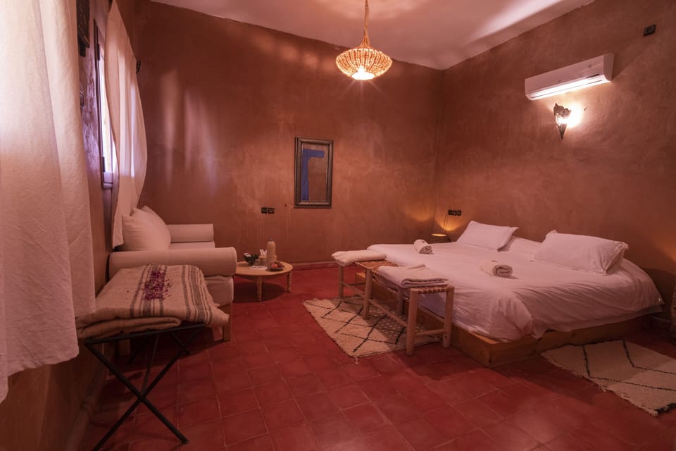 Soundproofing, WiFi (free), bed sheets