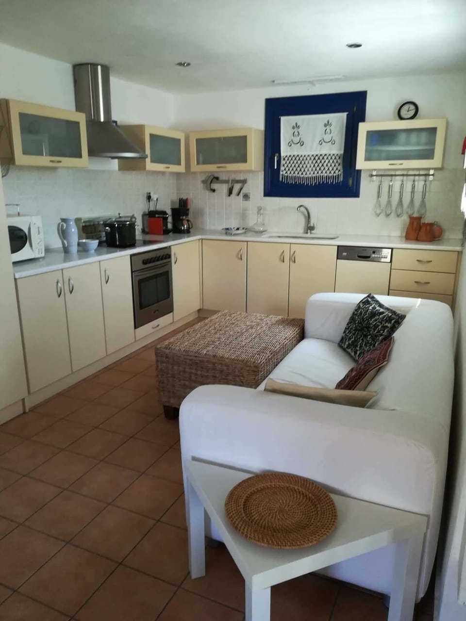 Full-size fridge, microwave, coffee/tea maker, electric kettle