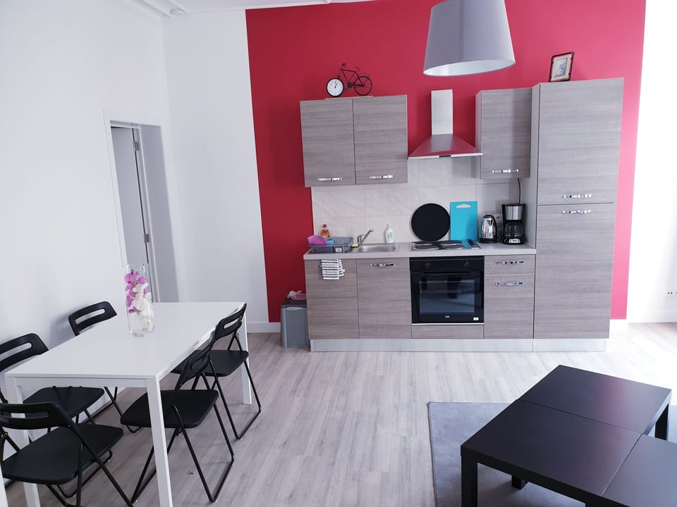 Apartment, 2 Bedrooms | Private kitchen | Fridge, microwave, oven, stovetop