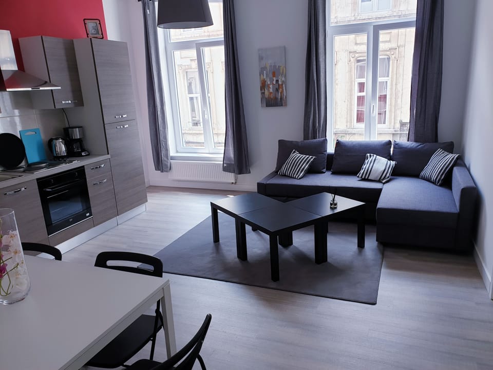 Apartment, 2 Bedrooms | Living area