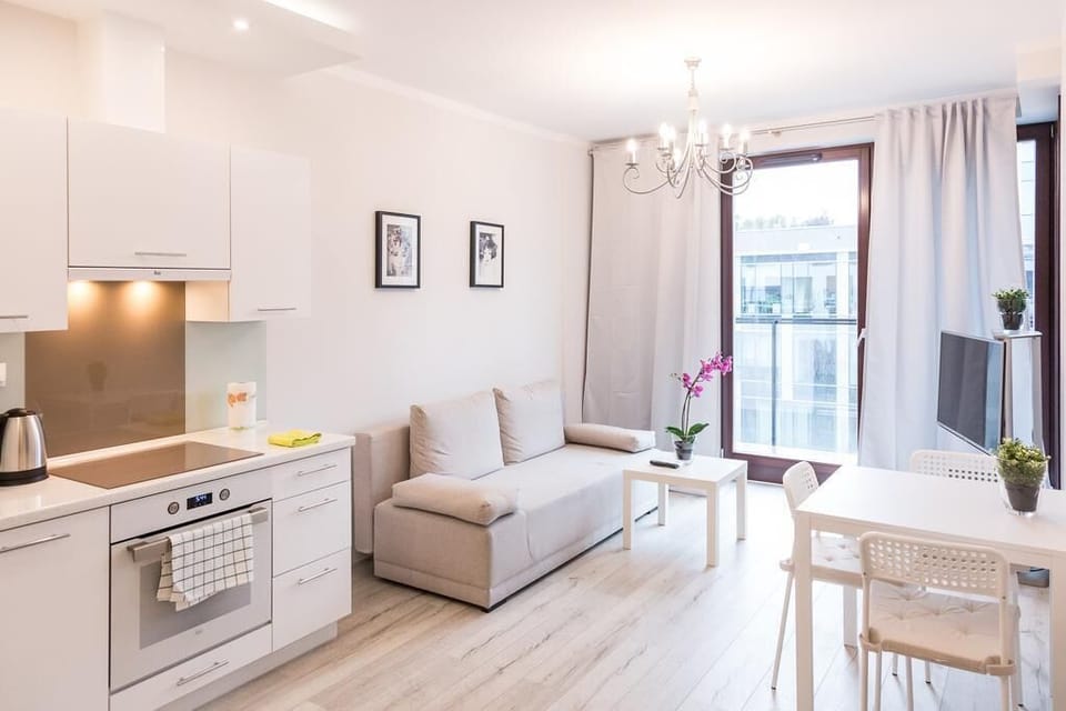 Deluxe Apartment, 1 Bedroom, Non Smoking, Tower | 2 bedrooms, hypo-allergenic bedding available, laptop workspace