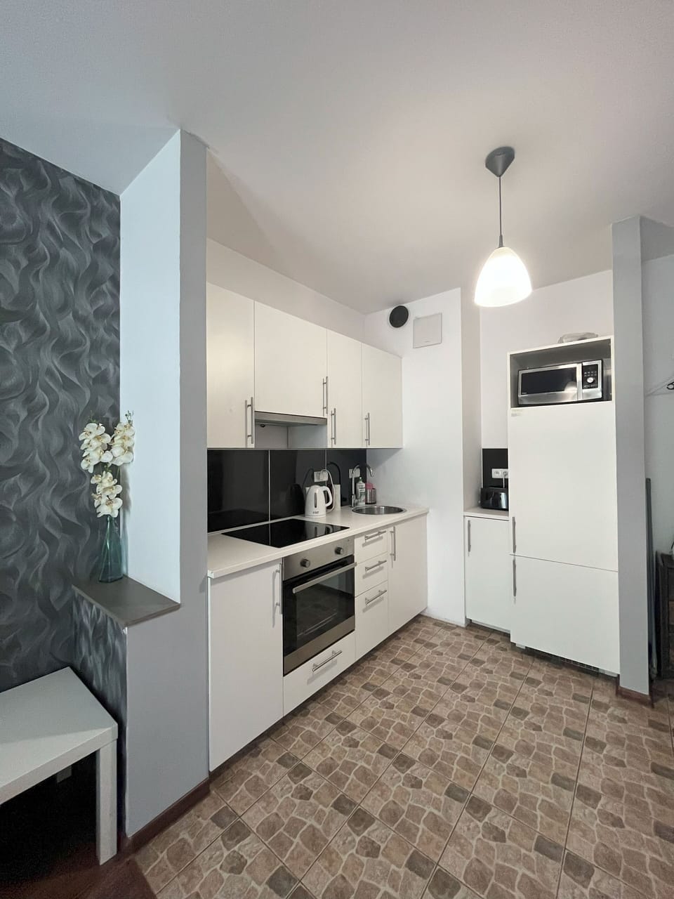 Deluxe Apartment, 1 Bedroom, Non Smoking, Tower | Private kitchen | Full-size fridge, microwave, oven, stovetop