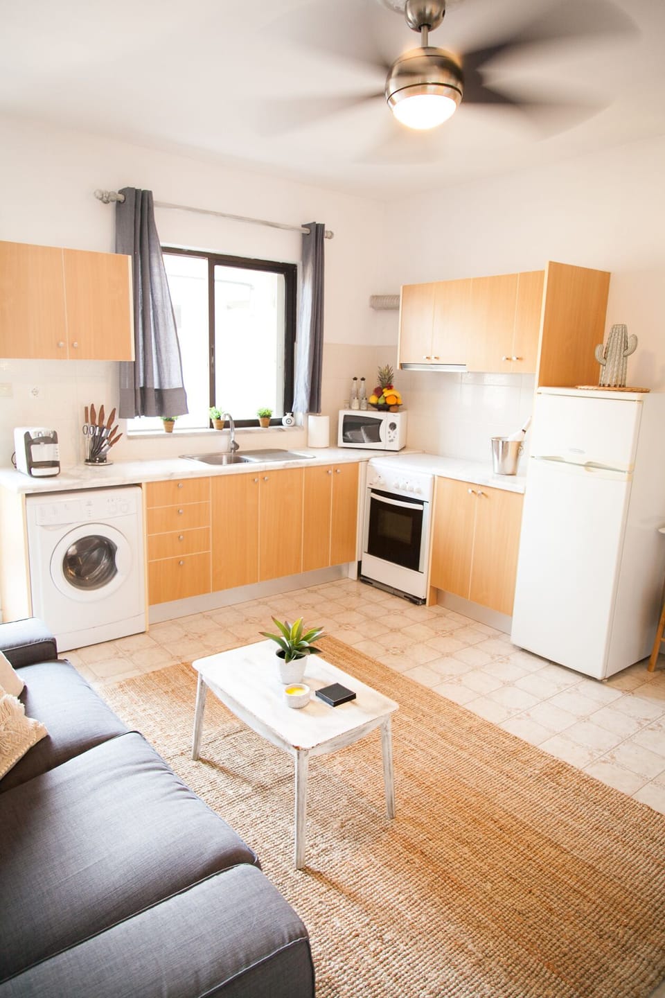 Luxury Apartment | Private kitchen | Shared fridge, microwave, stovetop