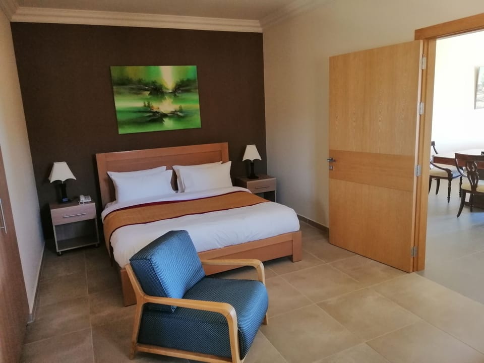 Executive Suite, 1 Bedroom | In-room safe, blackout drapes, soundproofing, cribs (surcharge)