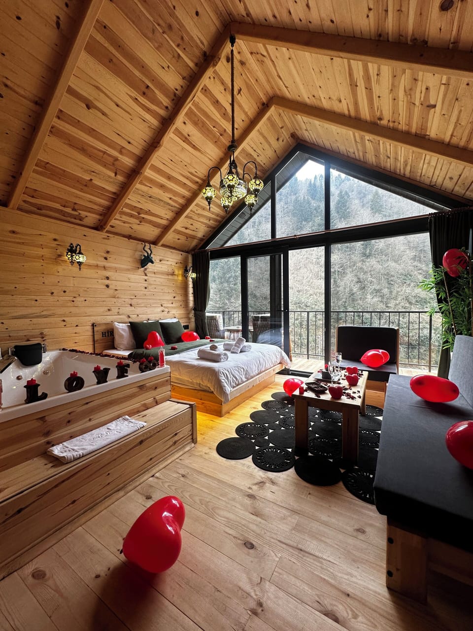 Romantic Tree House | 2 bedrooms, premium bedding, Select Comfort beds, individually decorated