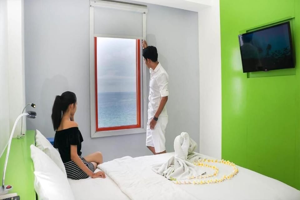 In-room safe, desk, soundproofing, free WiFi