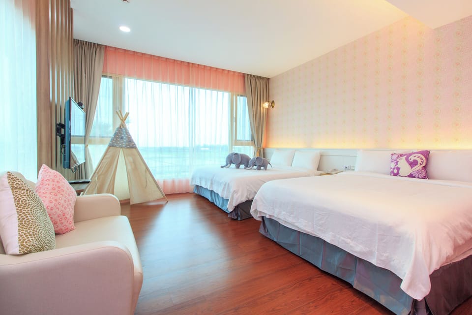 Room | Down comforters, blackout drapes, soundproofing, WiFi (free)