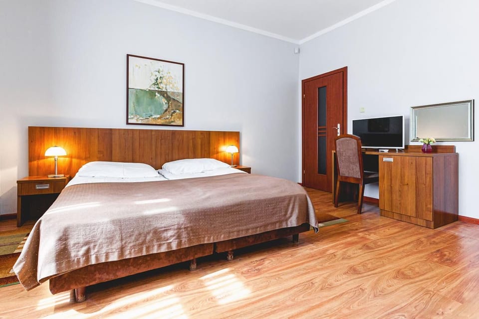 Family Apartment | Desk, soundproofing, free WiFi, bed sheets