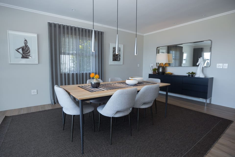 Exclusive House, Non Smoking, Sea View | In-room dining