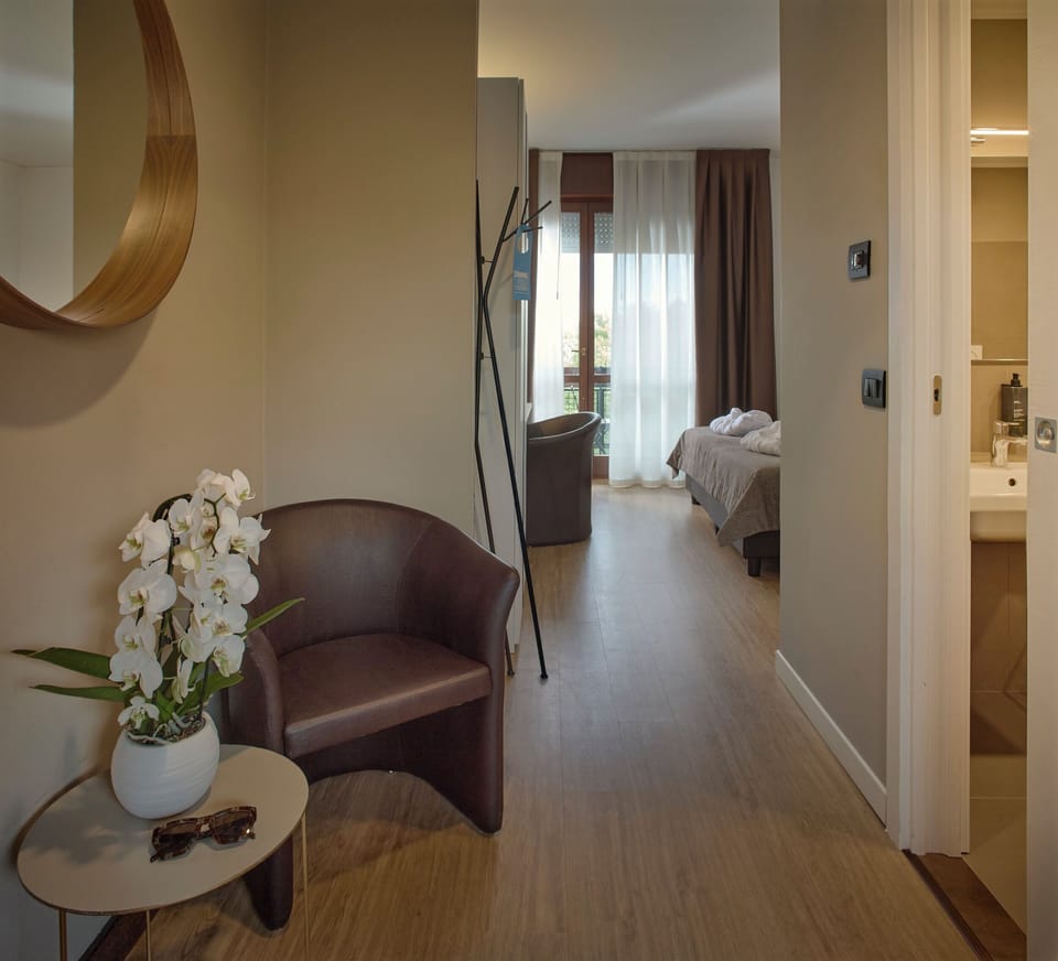 Minibar, in-room safe, desk, soundproofing