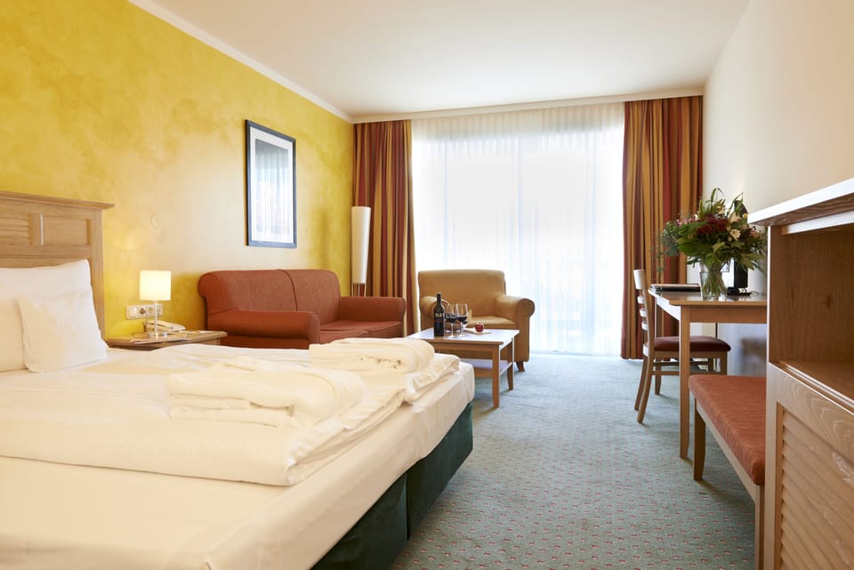 Comfort Double Room (Super) | Hypo-allergenic bedding, minibar, in-room safe, desk