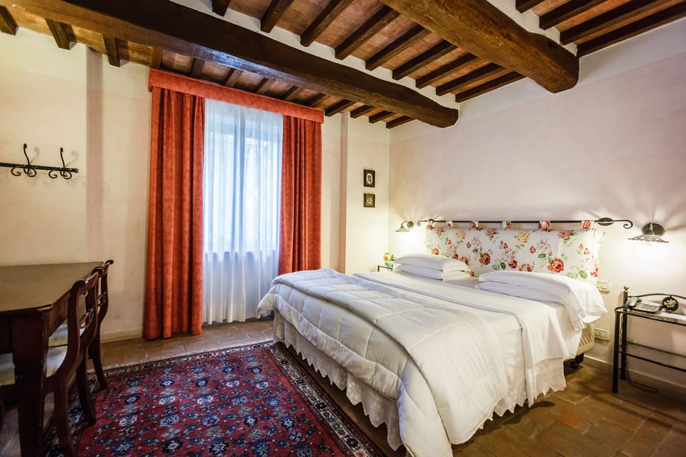 Deluxe Double or Twin Room, 1 Bedroom | Premium bedding, minibar, in-room safe, individually decorated