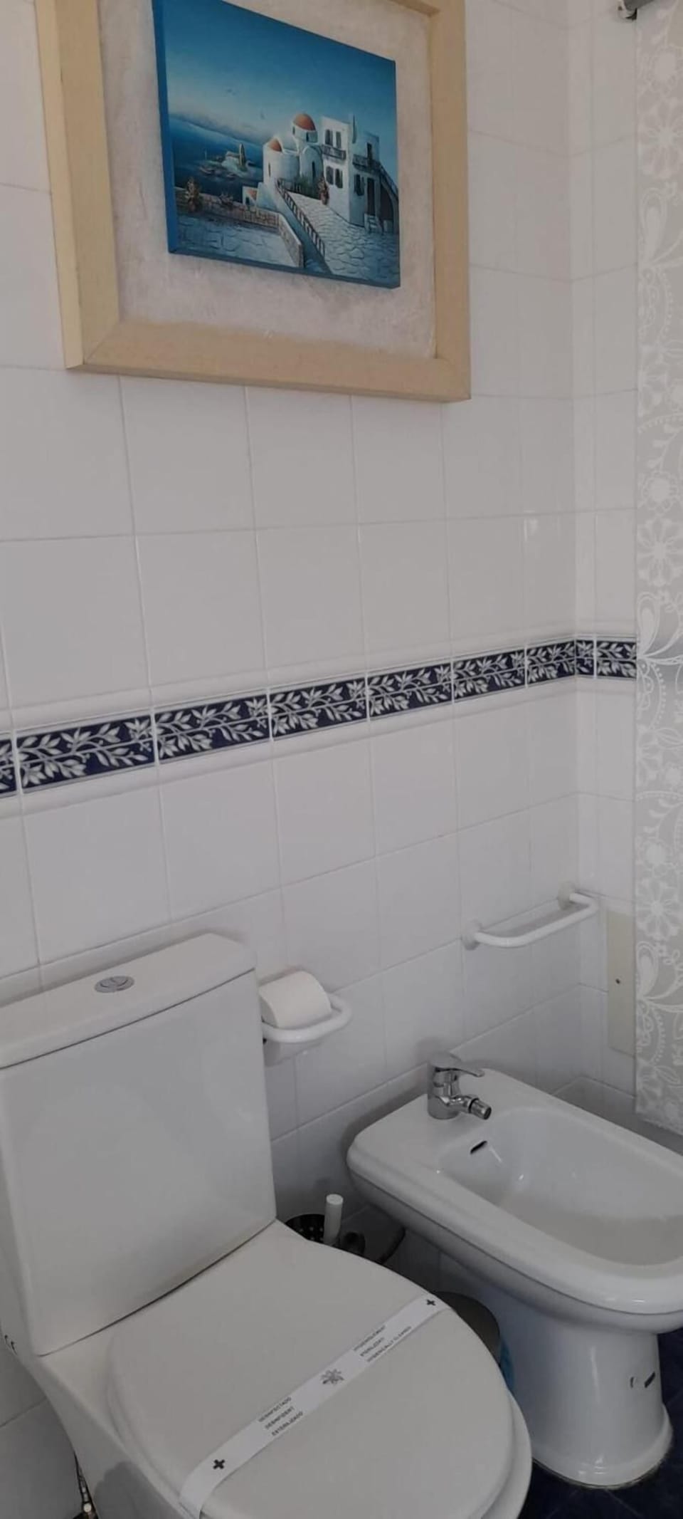 Standard Room | Bathroom | Shower, free toiletries, hair dryer, towels