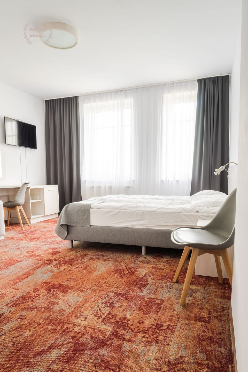 Standard Double Room | Living area | Flat-screen TV