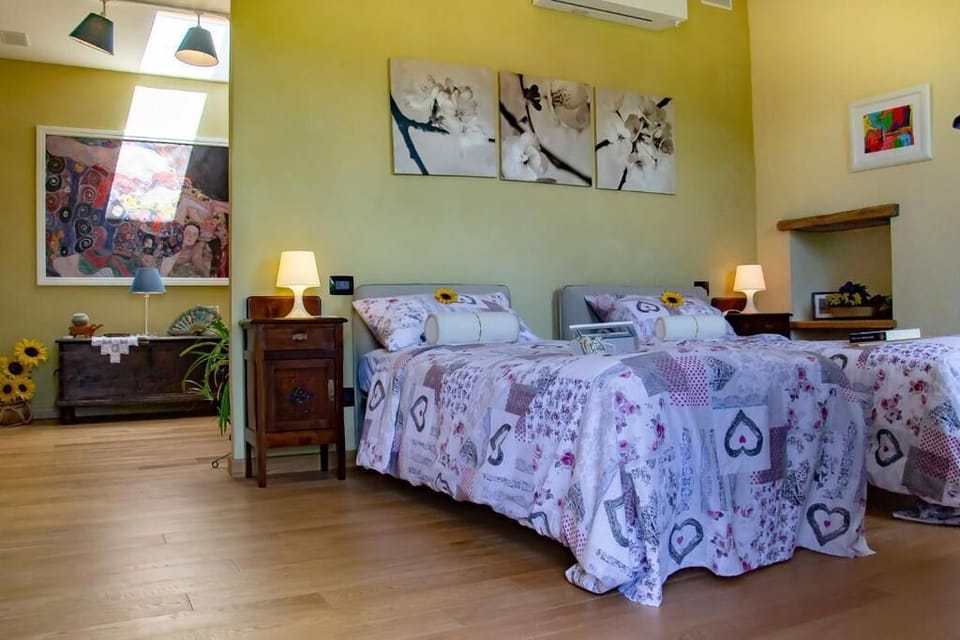 1 bedroom, minibar, desk, free WiFi