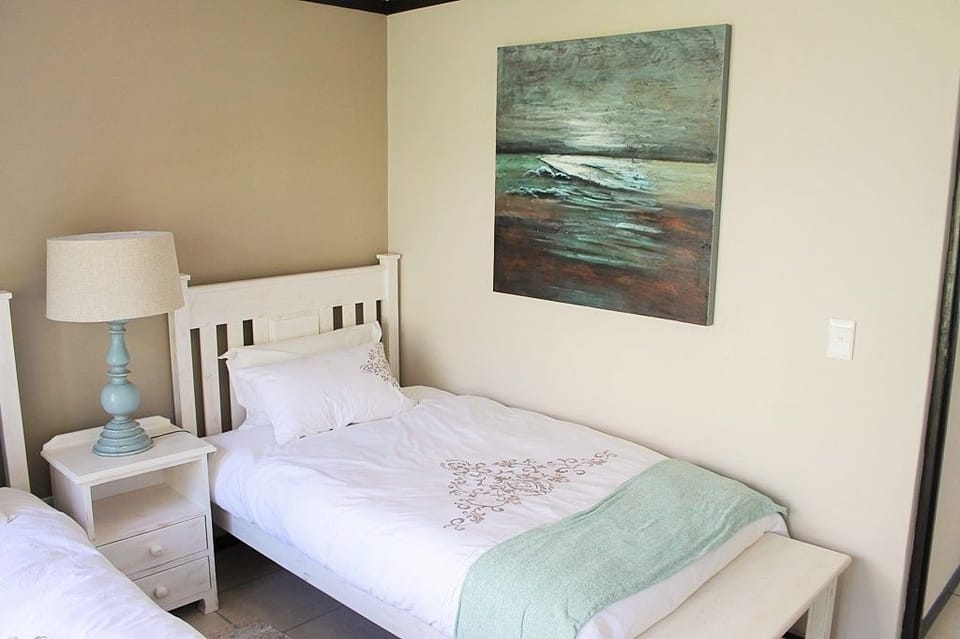 Family Apartment, Non Smoking, Pool Access | 2 bedrooms, iron/ironing board, free WiFi, bed sheets