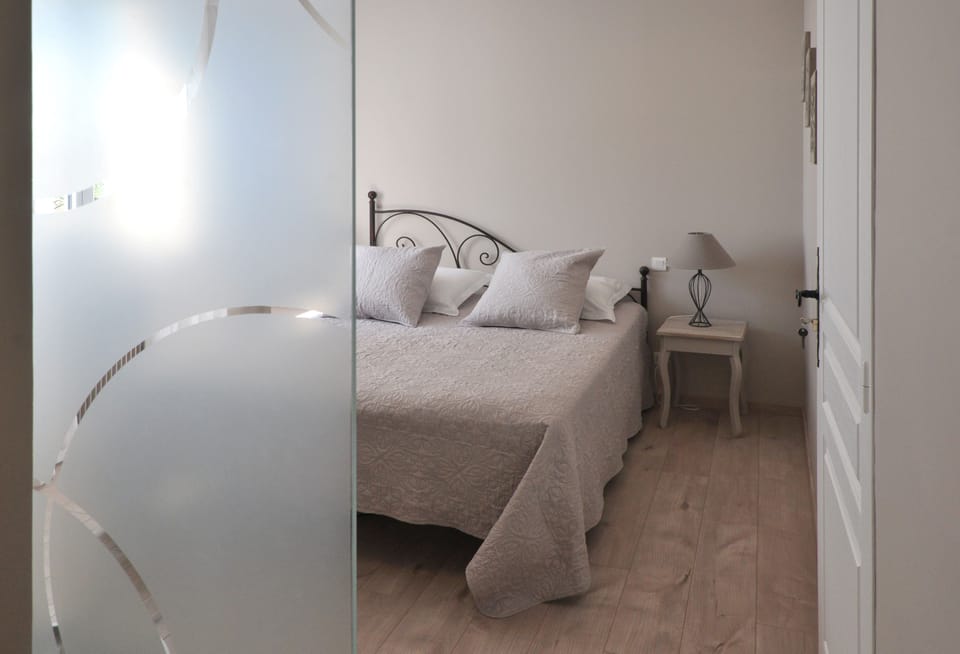 Comfort Double Room | Individually decorated, individually furnished, blackout drapes