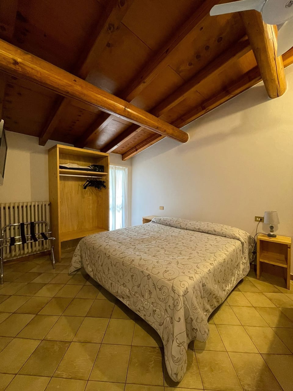 Double Room | Desk, free WiFi, bed sheets