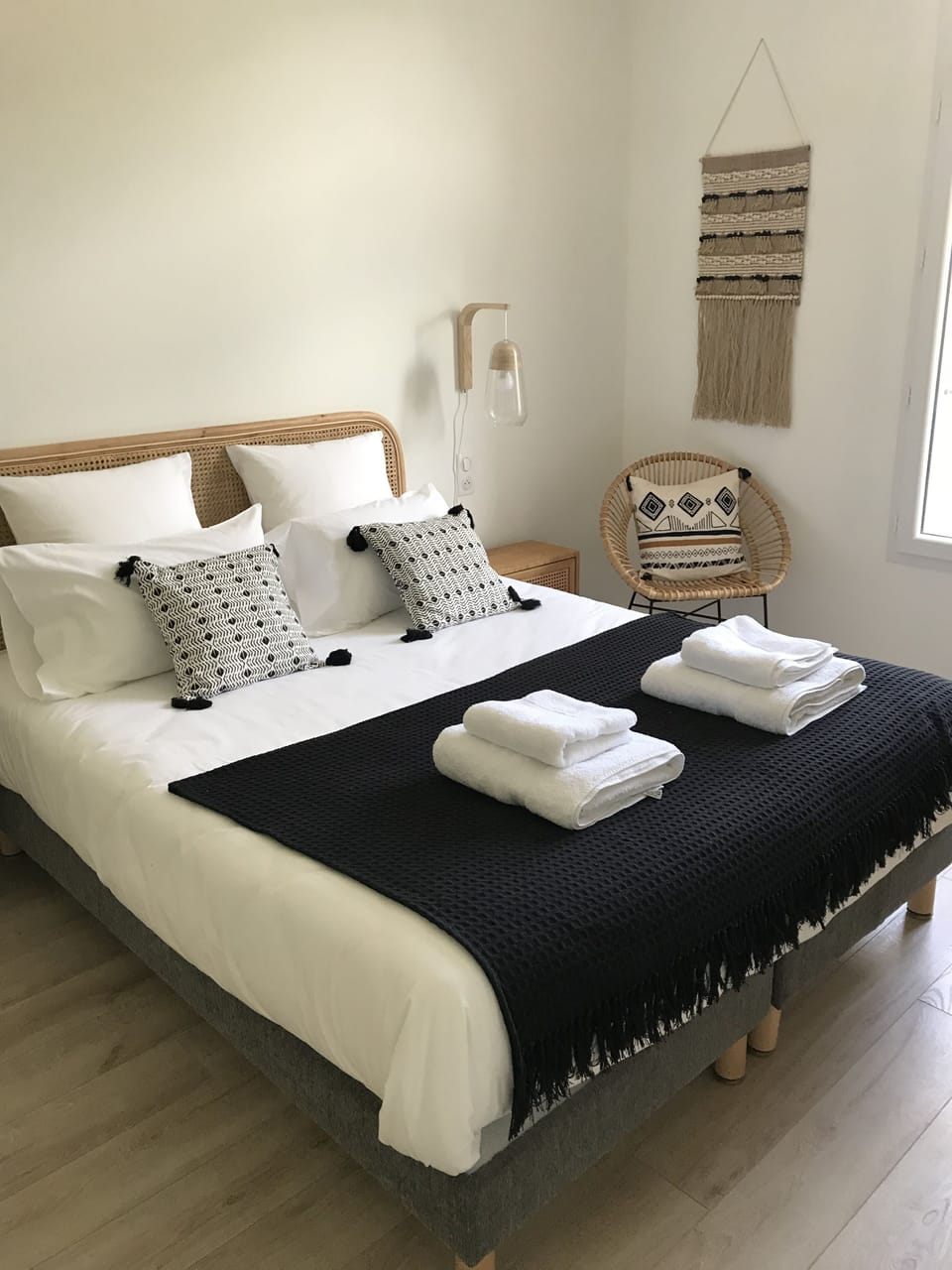 Double Room, Non Smoking (Etnic) | Individually decorated, individually furnished, desk, soundproofing