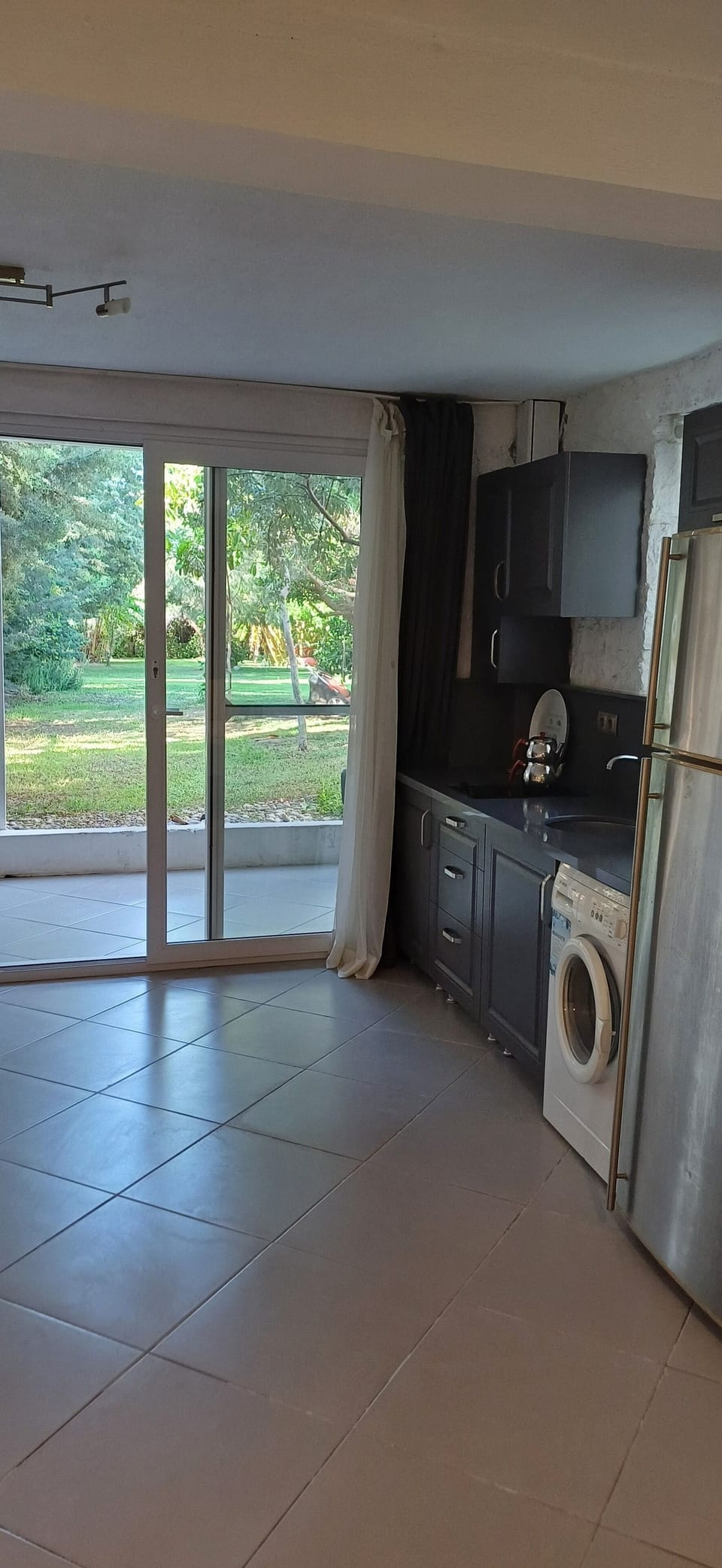 Club Triple Room, Garden View | Private kitchen | Full-size fridge, dining tables