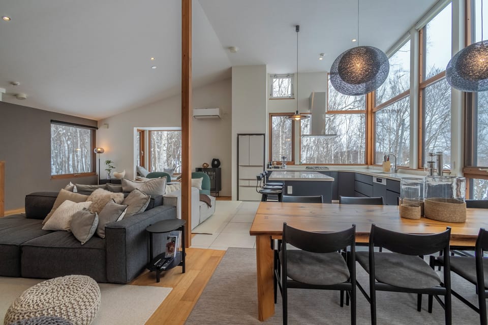 House | Living room | Flat-screen TV