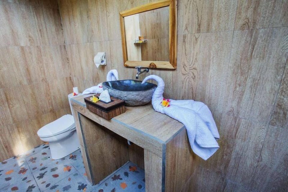 Bathroom sink