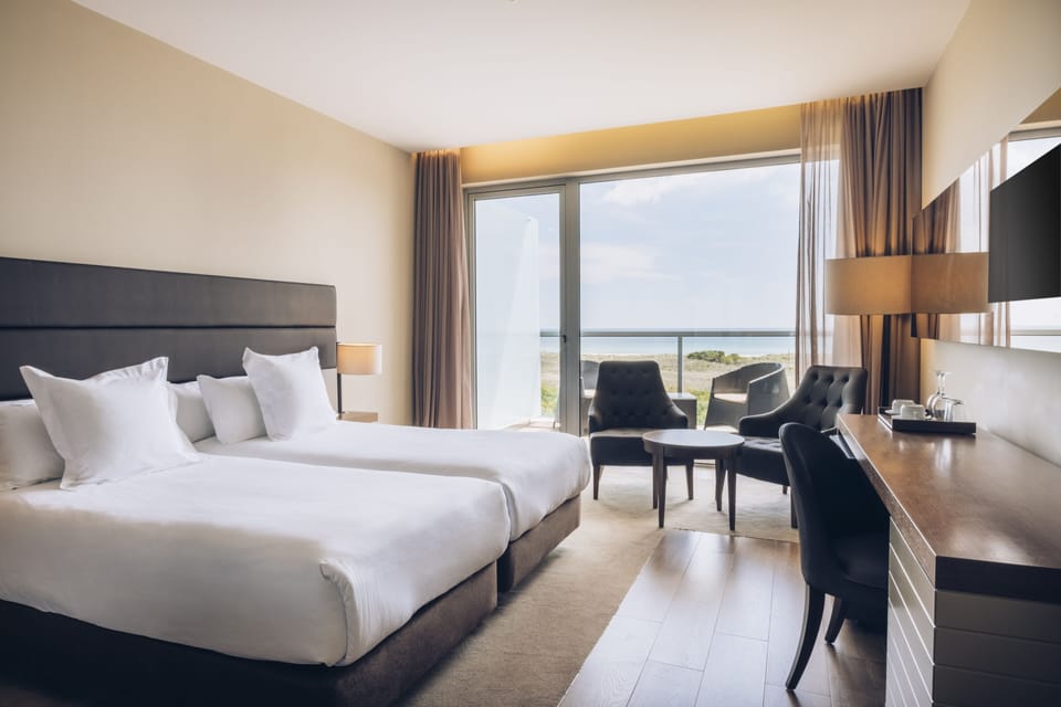 Minibar, in-room safe, individually decorated, individually furnished