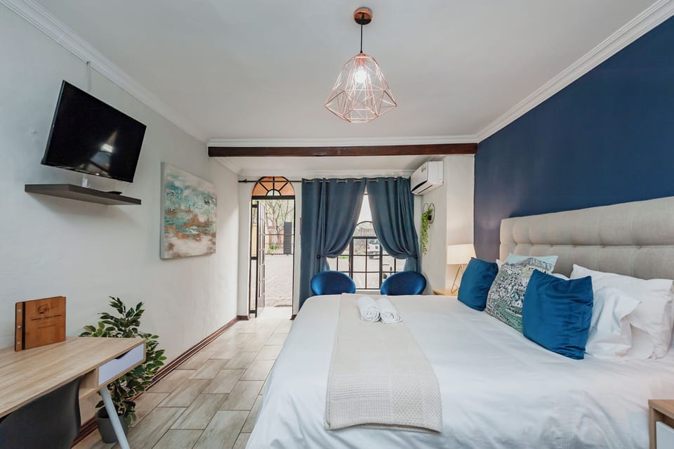 Executive Room | Premium bedding, in-room safe, individually decorated