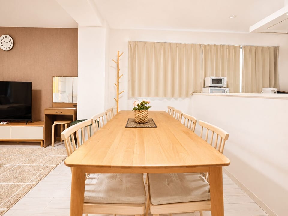Apartment | 2 bedrooms, desk, blackout drapes, soundproofing