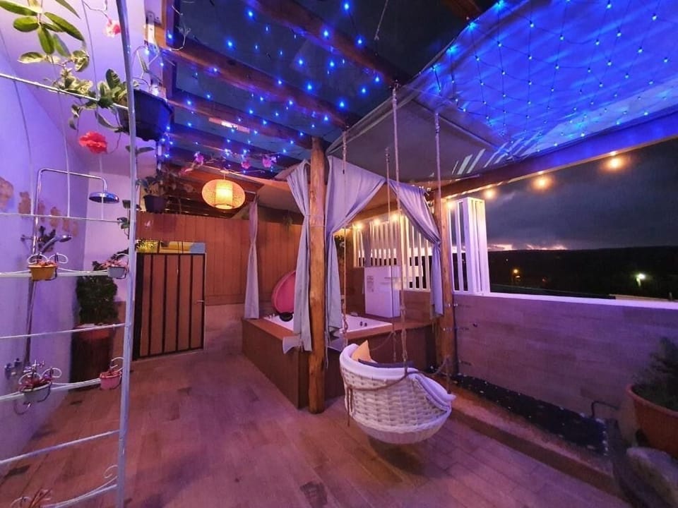 Standard Double Room, Lanai | Terrace/patio