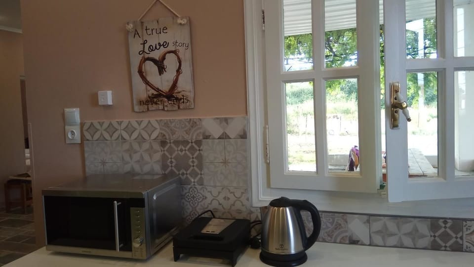 House | Private kitchen | Full-size fridge, microwave, oven, stovetop