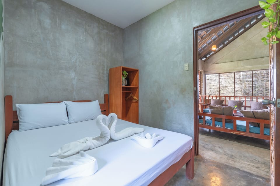 Standard Double Room | Blackout drapes, bed sheets