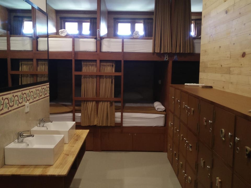 Shower, bidet, towels, soap