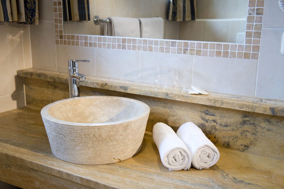 Shower, towels