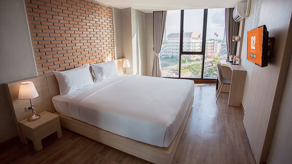 Deluxe Premier Room | Blackout drapes, WiFi (free), bed sheets