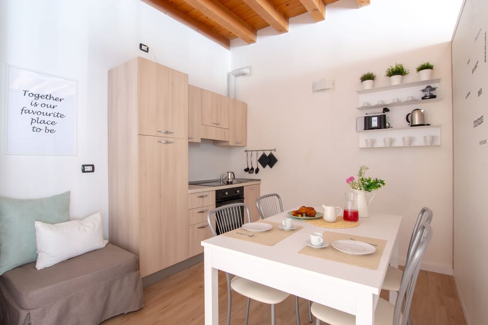 House | Private kitchen | Fridge, stovetop, coffee/tea maker, electric kettle