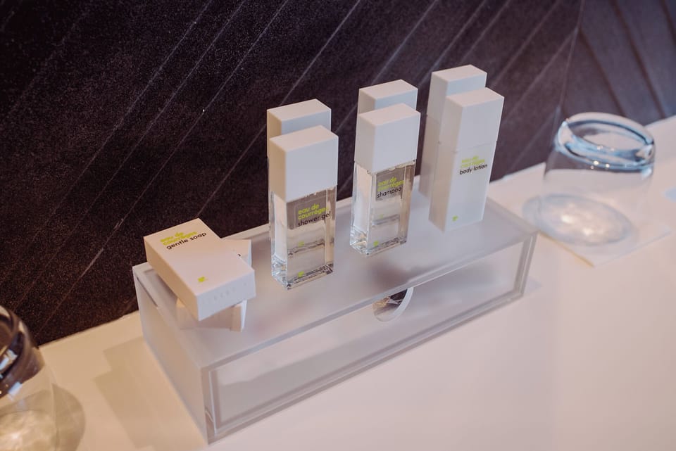 Studio Suite, Jetted Tub | Bathroom | Free toiletries, hair dryer, bathrobes, towels