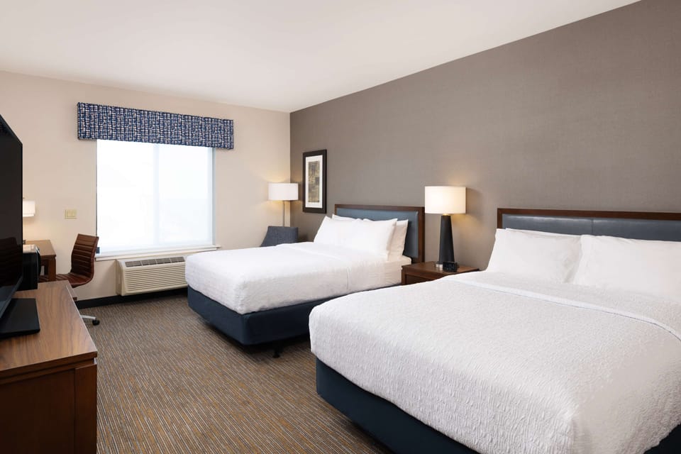 Pillowtop beds, in-room safe, desk, laptop workspace