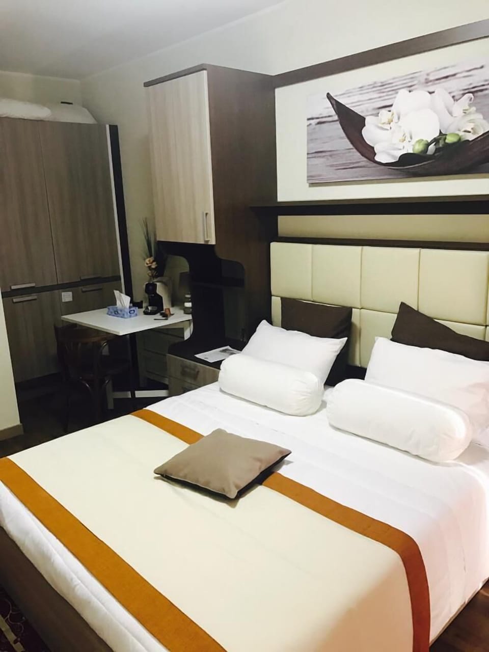 Double Room | Minibar, desk, free WiFi, bed sheets