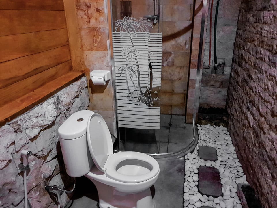 Family Bungalow, 2 Bedrooms, Sea View | Bathroom | Shower, rainfall showerhead, free toiletries, towels