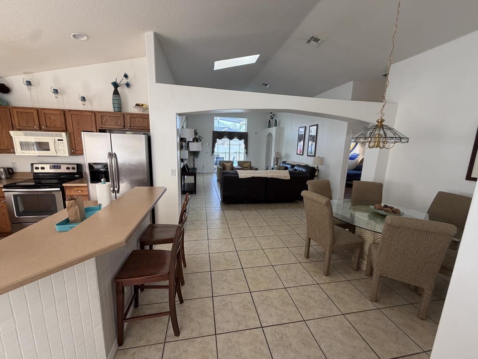 Villa, Multiple Beds, Pool Access, Pool View (Daisy's Den) | Interior
