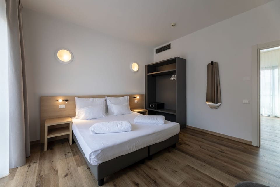 Exclusive Room | Premium bedding, down comforters, minibar, in-room safe
