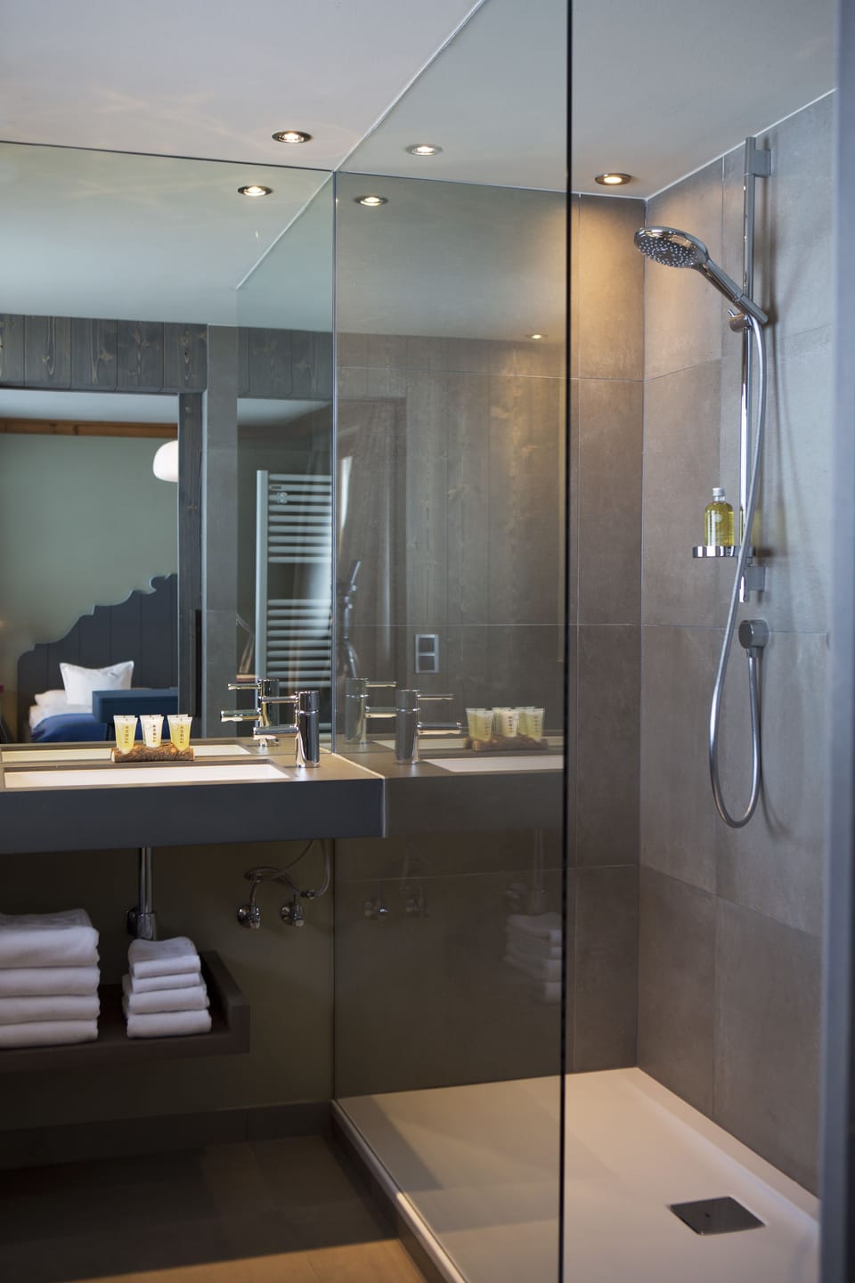 Double Room (Frame) | Bathroom | Shower, rainfall showerhead, designer toiletries, hair dryer