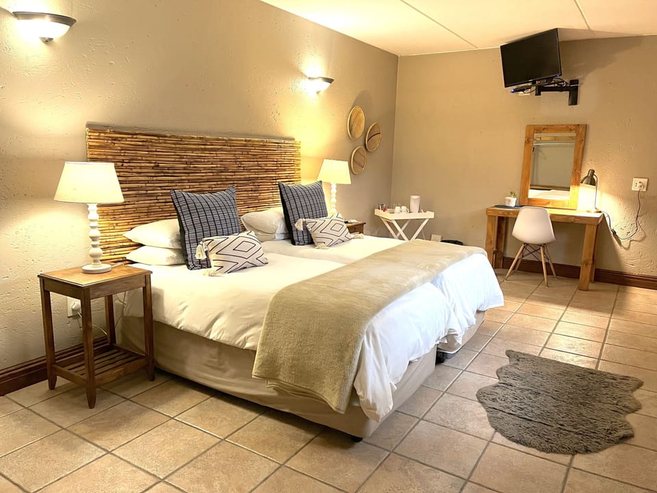 Standard Twin Room | Desk, WiFi