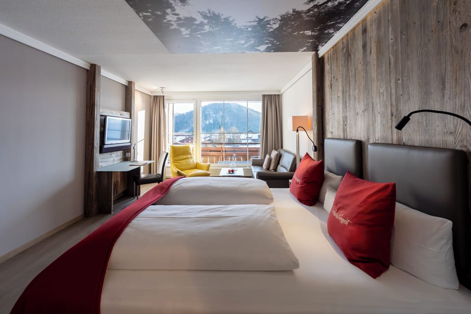 Design Studio, 1 King Bed, Mountain View | Hypo-allergenic bedding, down comforters, in-room safe, desk