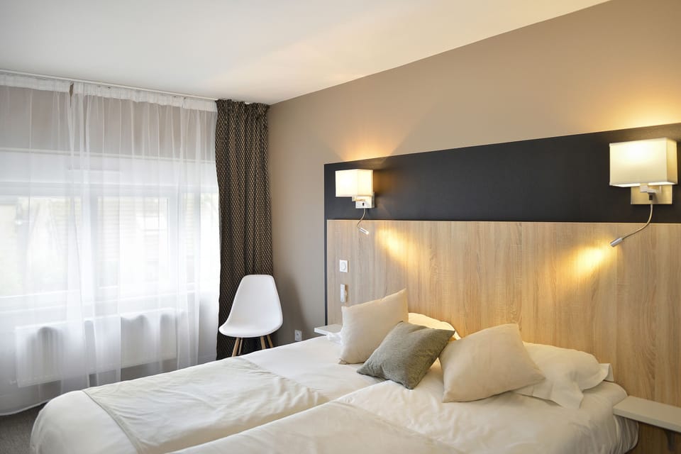 Deluxe Double Room, 1 Queen Bed | In-room safe, desk, free WiFi, wheelchair access