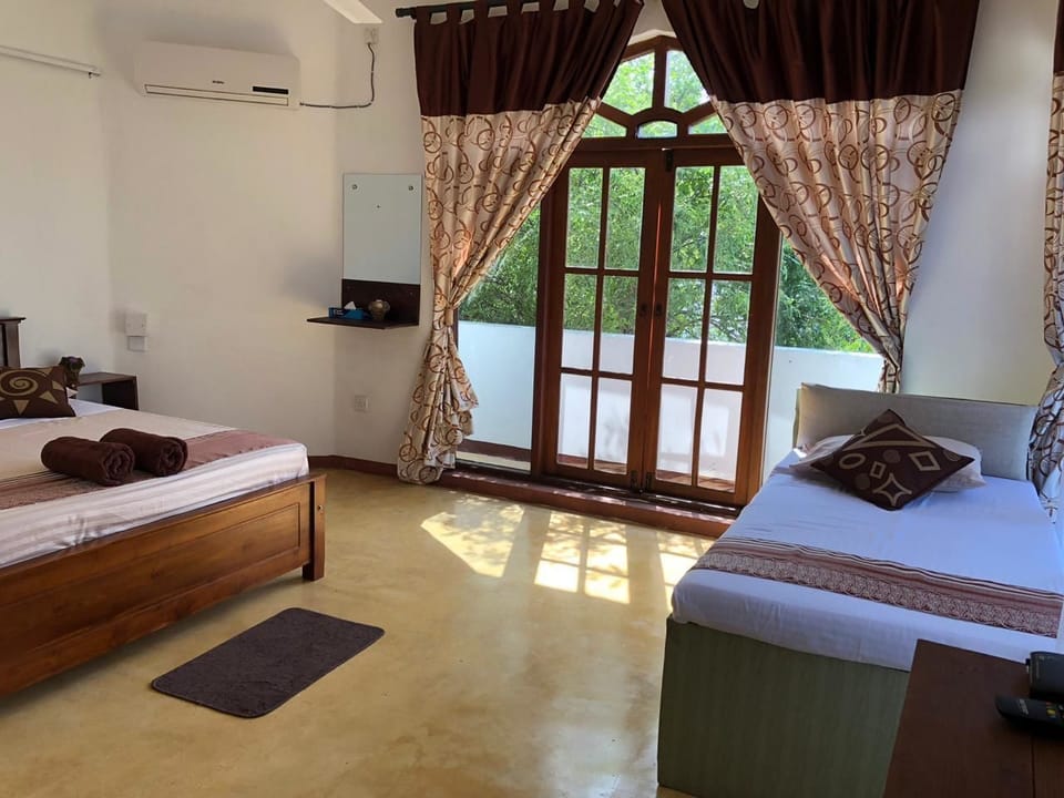 5 bedrooms, Select Comfort beds, desk, free WiFi