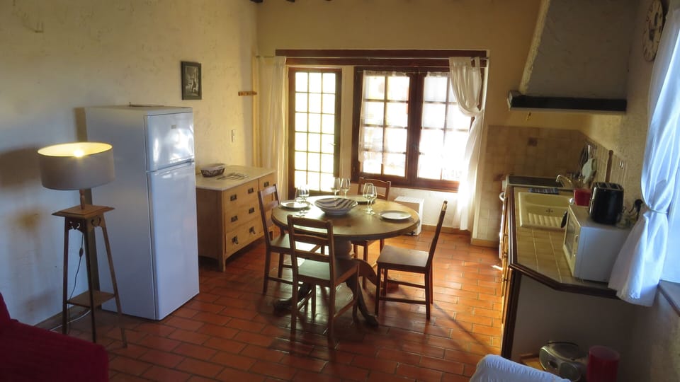 Traditional Cottage, Garden View (Fitou) | Private kitchenette | Full-size fridge, coffee/tea maker, electric kettle, toaster